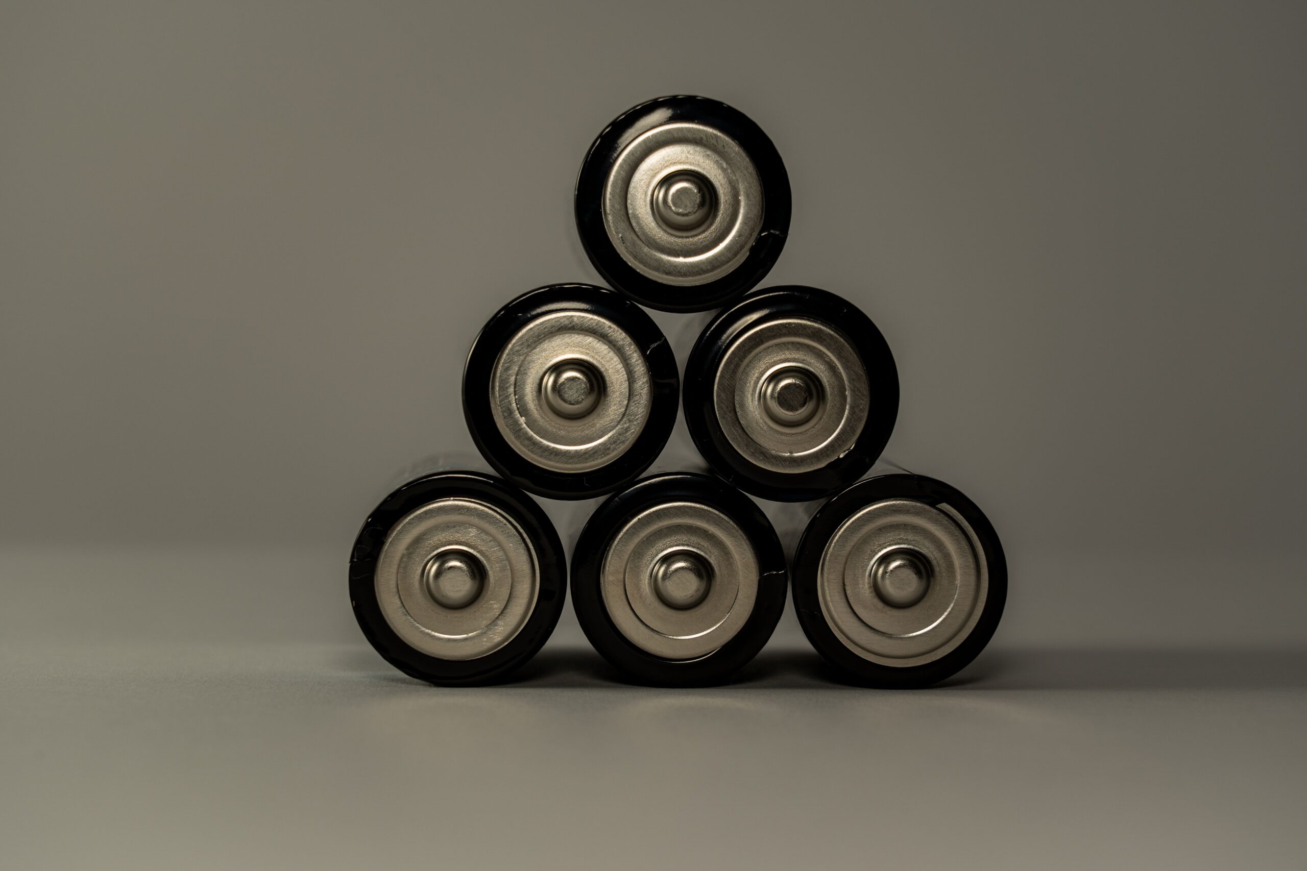 Next-Gen Sodium-Ion Batteries Challenge Lithium-Ion Dominance
