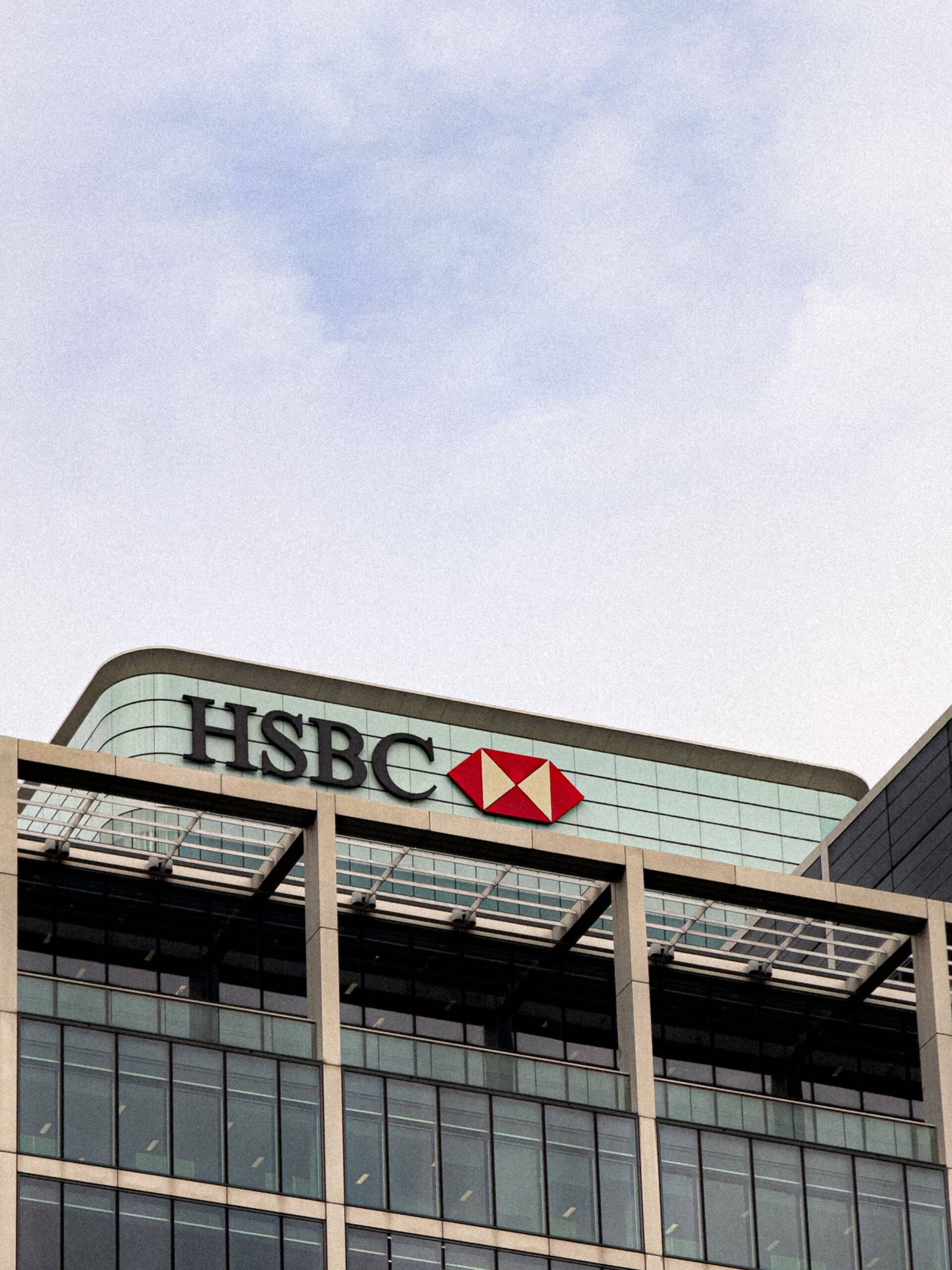 HSBC and Munich Re Outperform Analyst