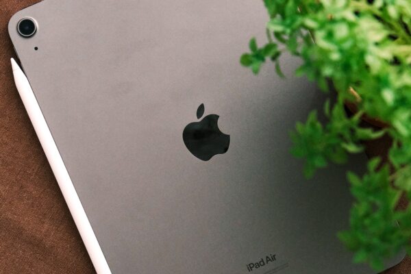 Apple smart home hub